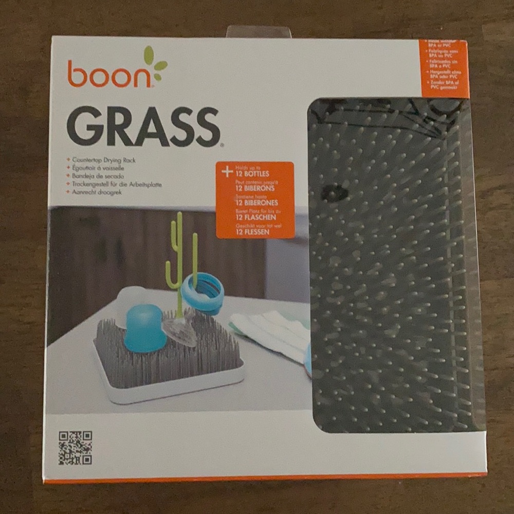 NWT Bottle drying grass